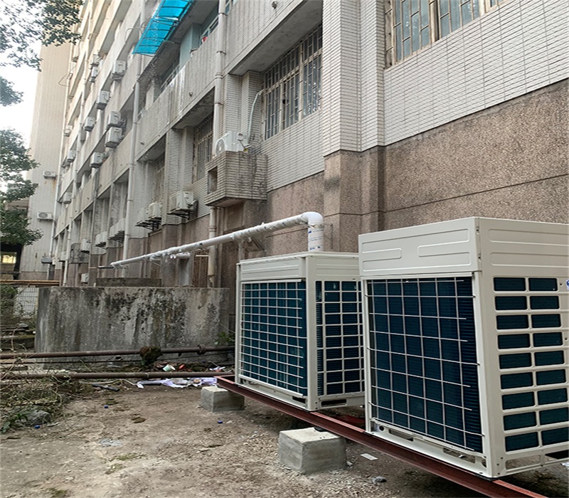 101441341.jpg 164610954.jpg